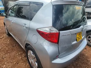Toyota Ractis 2008 Silver