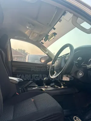 Toyota Hilux 2022 Silver