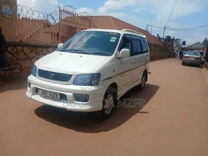 Toyota Noah 2002 White