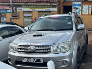 Toyota Fortuner 2018 Silver