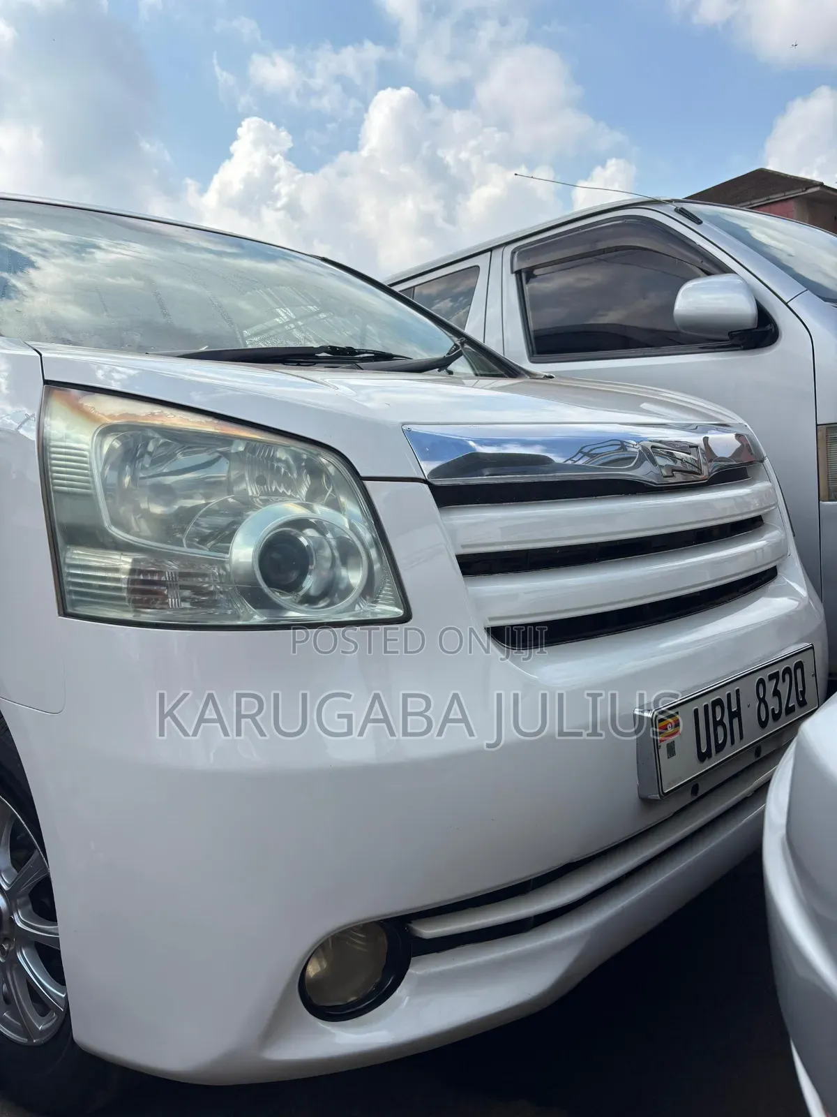 Toyota Noah 2010 White