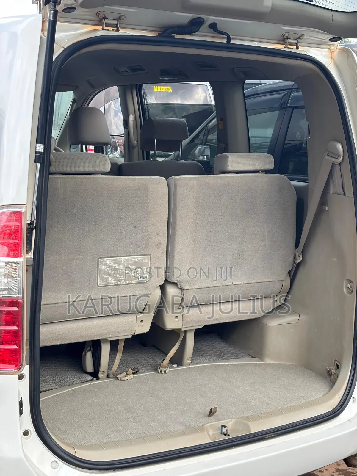 Toyota Noah 2010 White