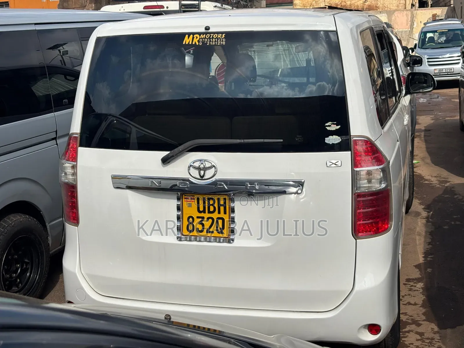 Toyota Noah 2010 White