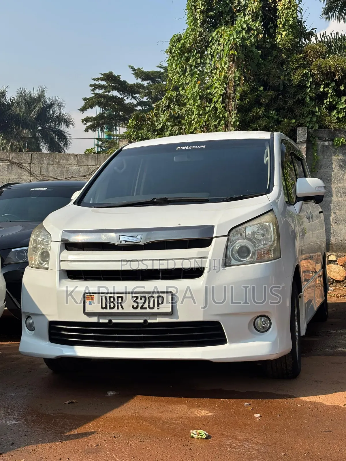 Toyota Noah 2010 White