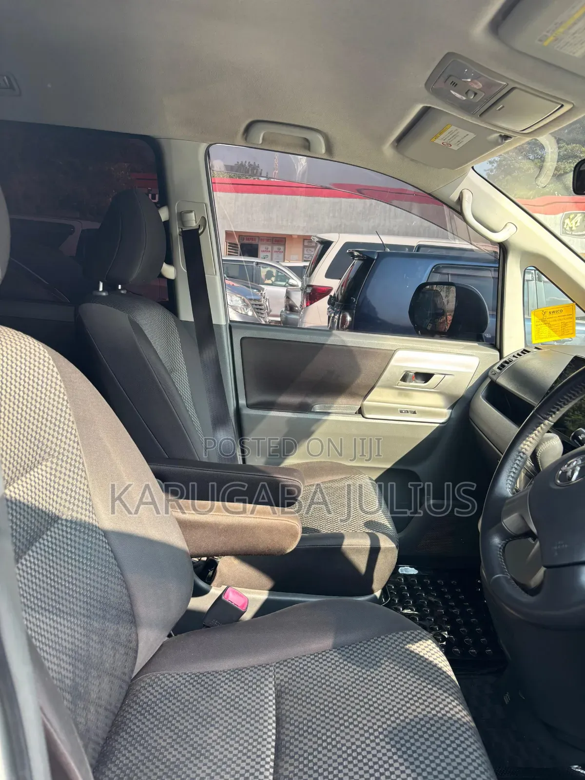 Toyota Noah 2010 White
