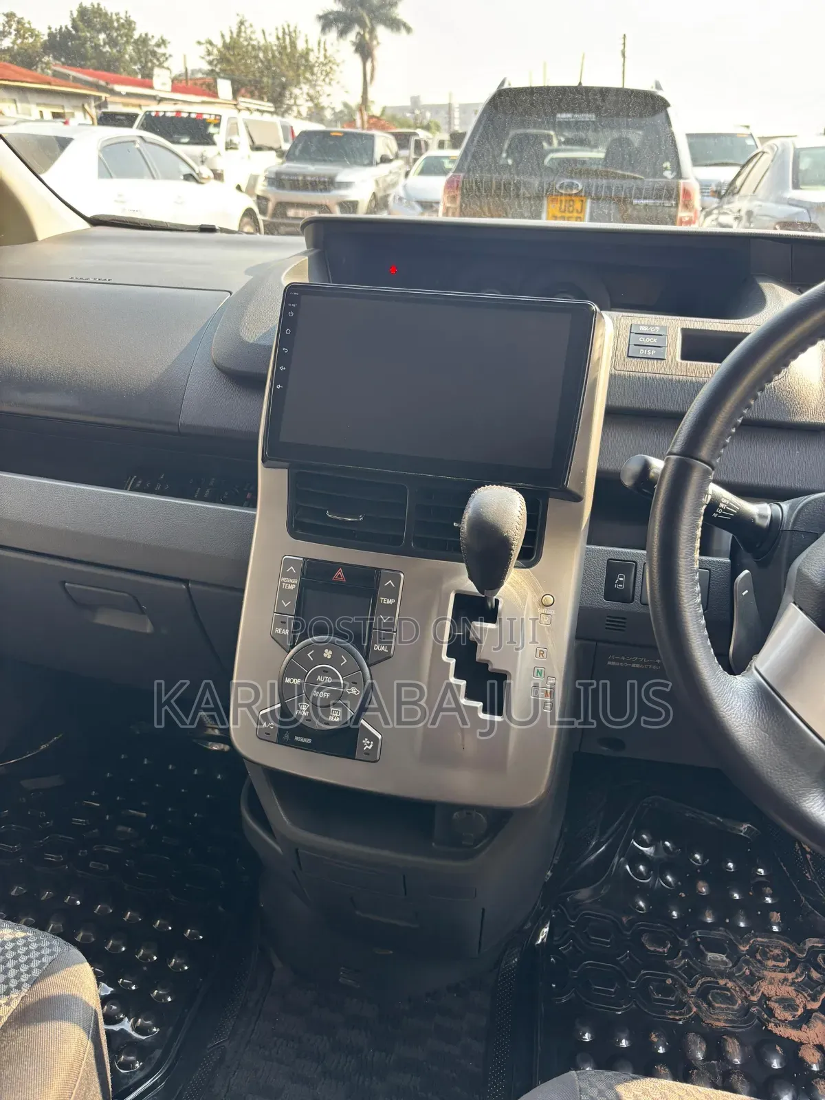 Toyota Noah 2010 White