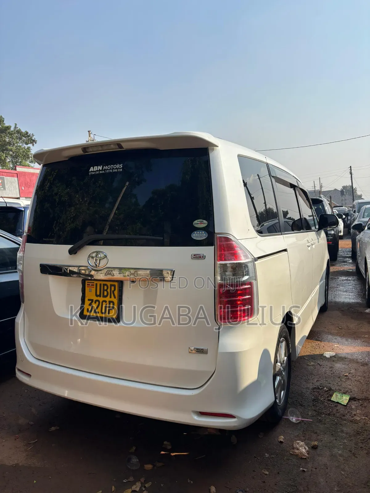 Toyota Noah 2010 White