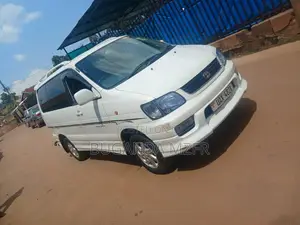Toyota Noah 2002 White