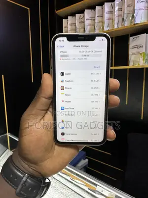 Apple iPhone 11 64 GB White