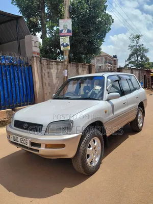 Toyota RAV4 1999 White