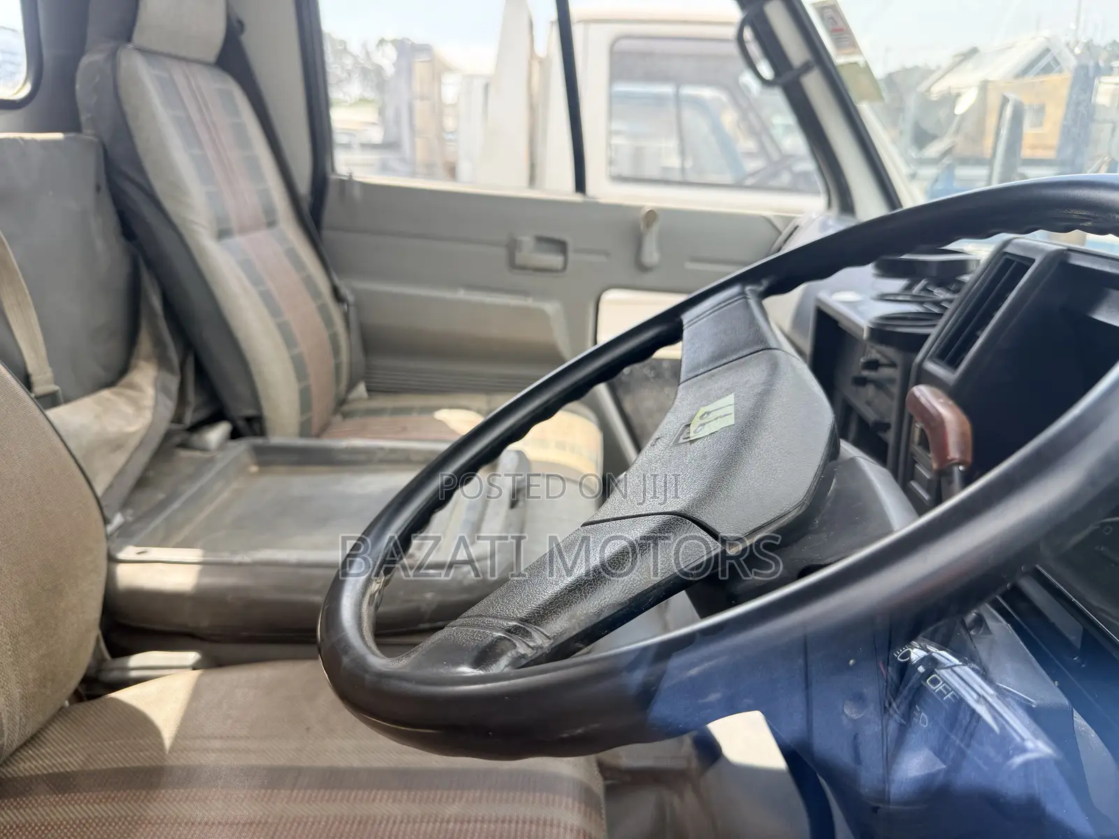 Isuzu Elf Tipper