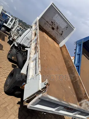 Isuzu Elf Tipper