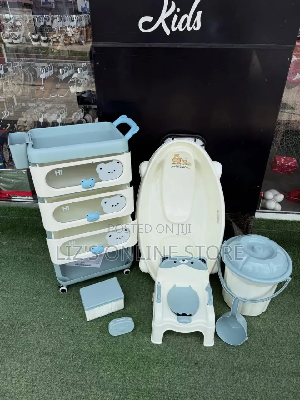 Baby Bath Set Features a Bear-Themed