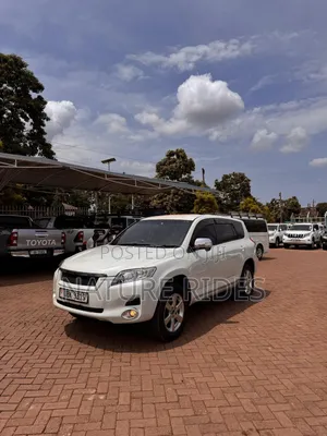 Toyota Vanguard 2009 White