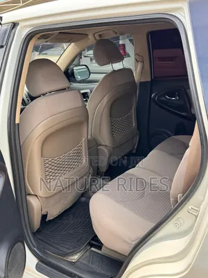 Toyota Vanguard 2009 White