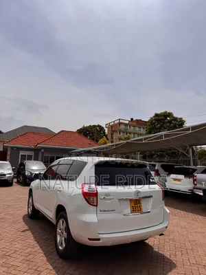 Toyota Vanguard 2009 White