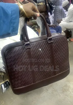 Messenger Shoulder Bag for Business. Men's Leather Briefcase Bag