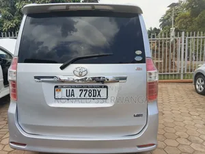 Toyota Noah 2009 Silver