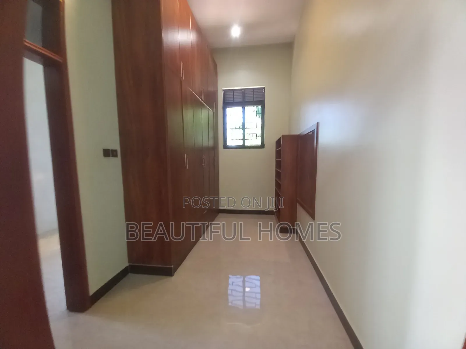 Furnished 4bdrm Bungalow in Bwebajja, Ssabagabo-Makindye for sale