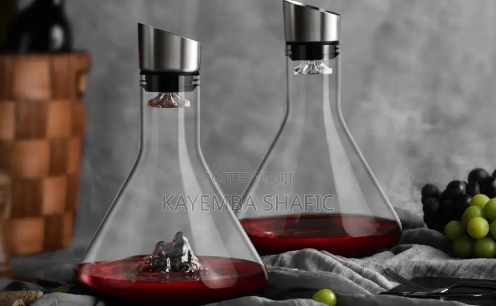 Premium Fast Wine Decanter With Mountain Base Aerator (Brand New)