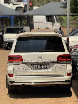 Toyota Land Cruiser 4.6 V8 ZX 2010 White