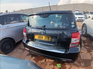 Toyota IST 2010 Black