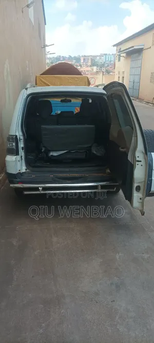 Mitsubishi Pajero 3.8 GLS 2006 White