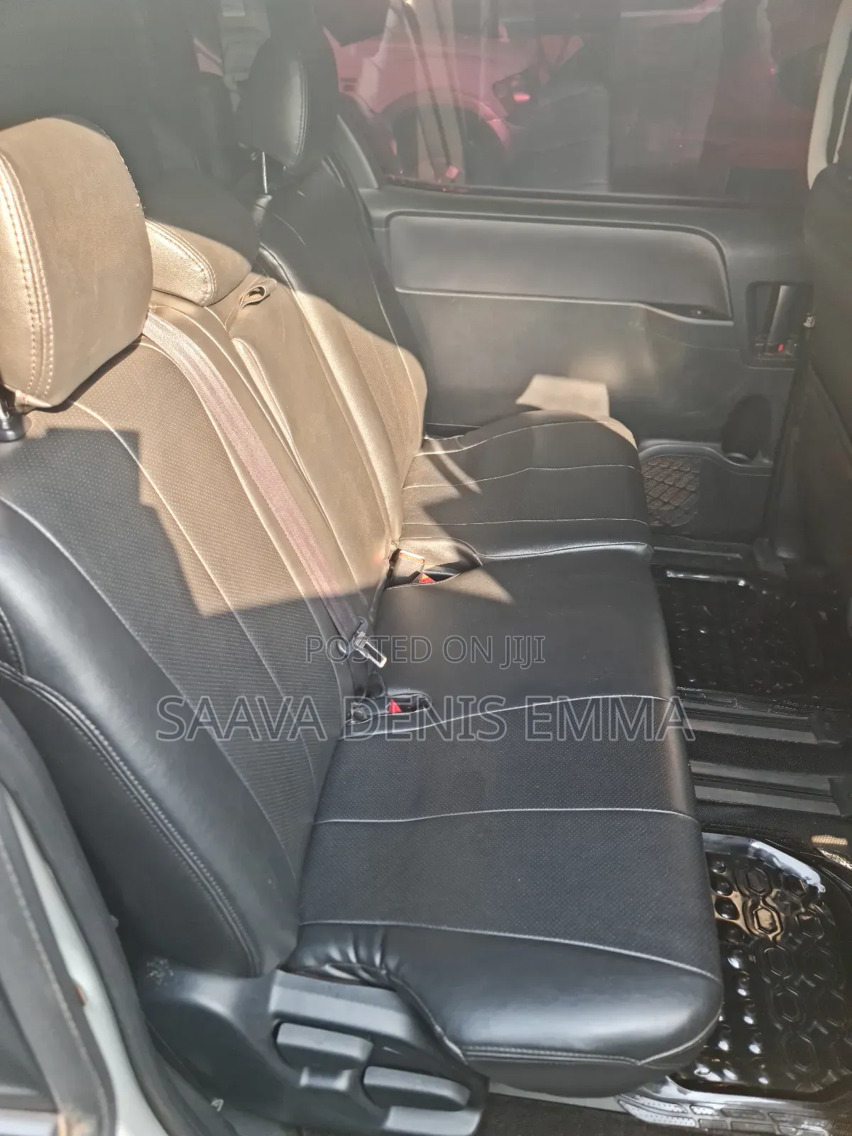 Toyota Noah 1.8 FWD Hybrid (7 seater) 2016 White