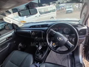 Toyota Hilux 2015 Silver