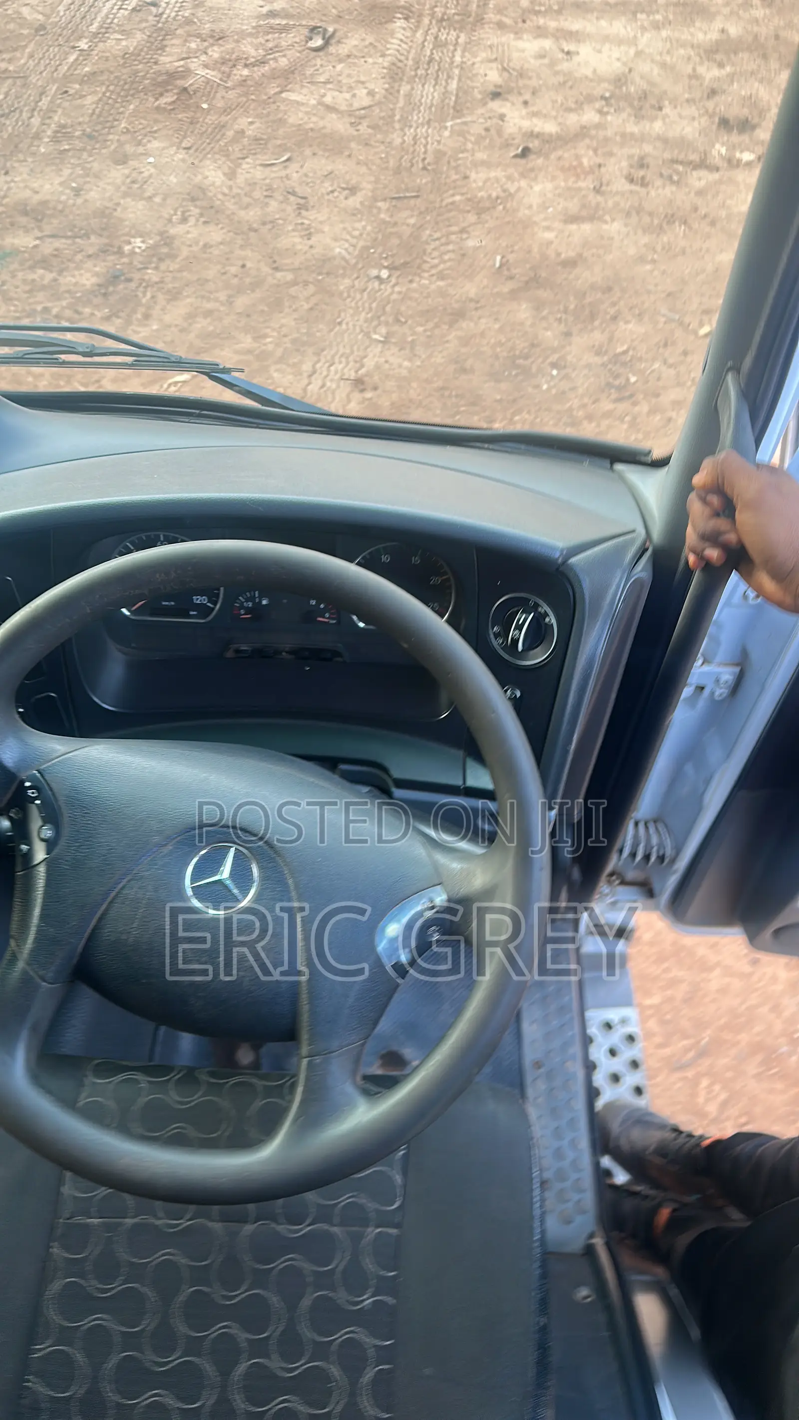 Mercedes-Benz Axor 2011 White, Only the Head Double Axle