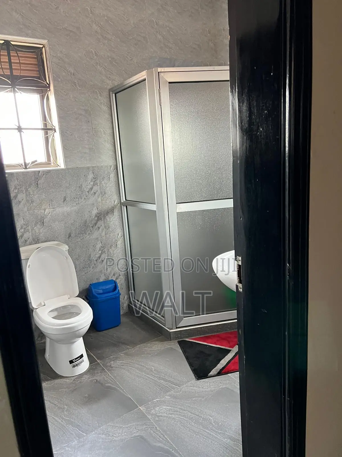 Furnished 9bdrm House in Mbalwa, Central Division for rent