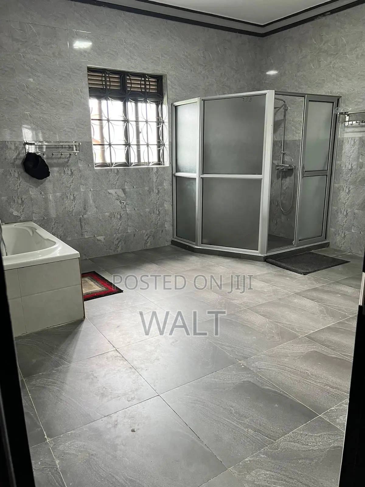 Furnished 9bdrm House in Mbalwa, Central Division for rent
