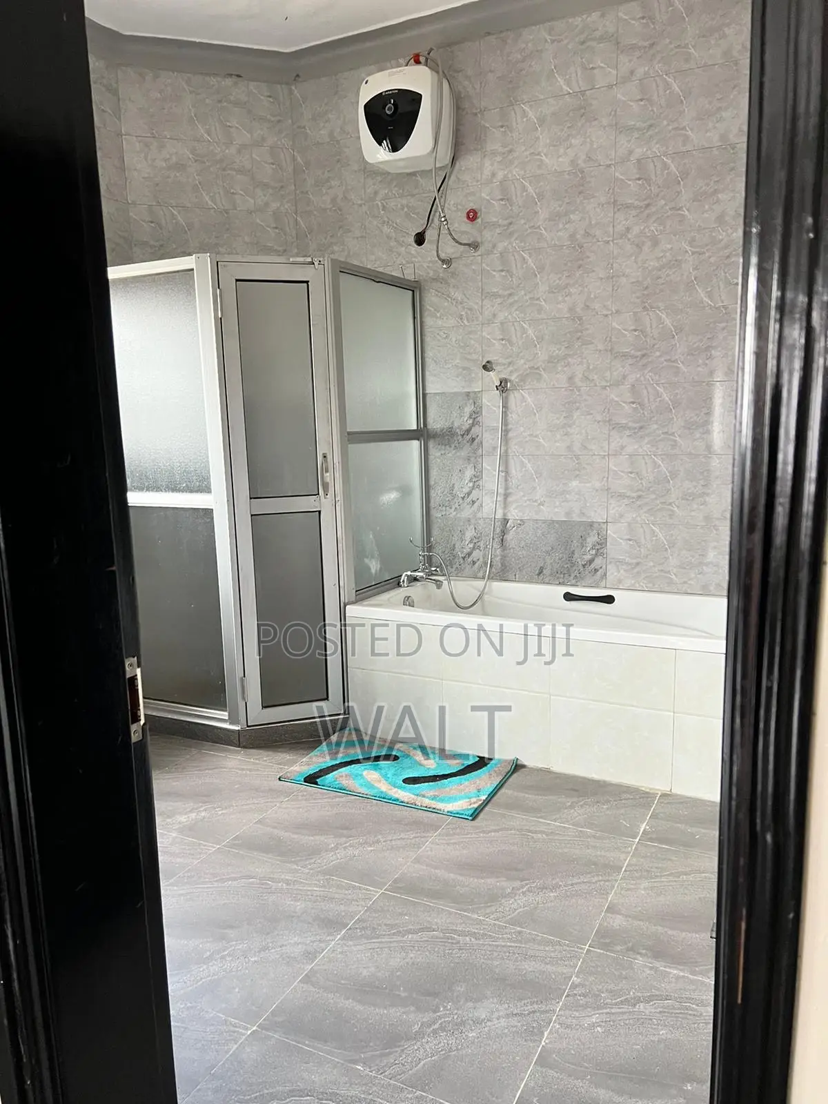 Furnished 9bdrm House in Mbalwa, Central Division for rent