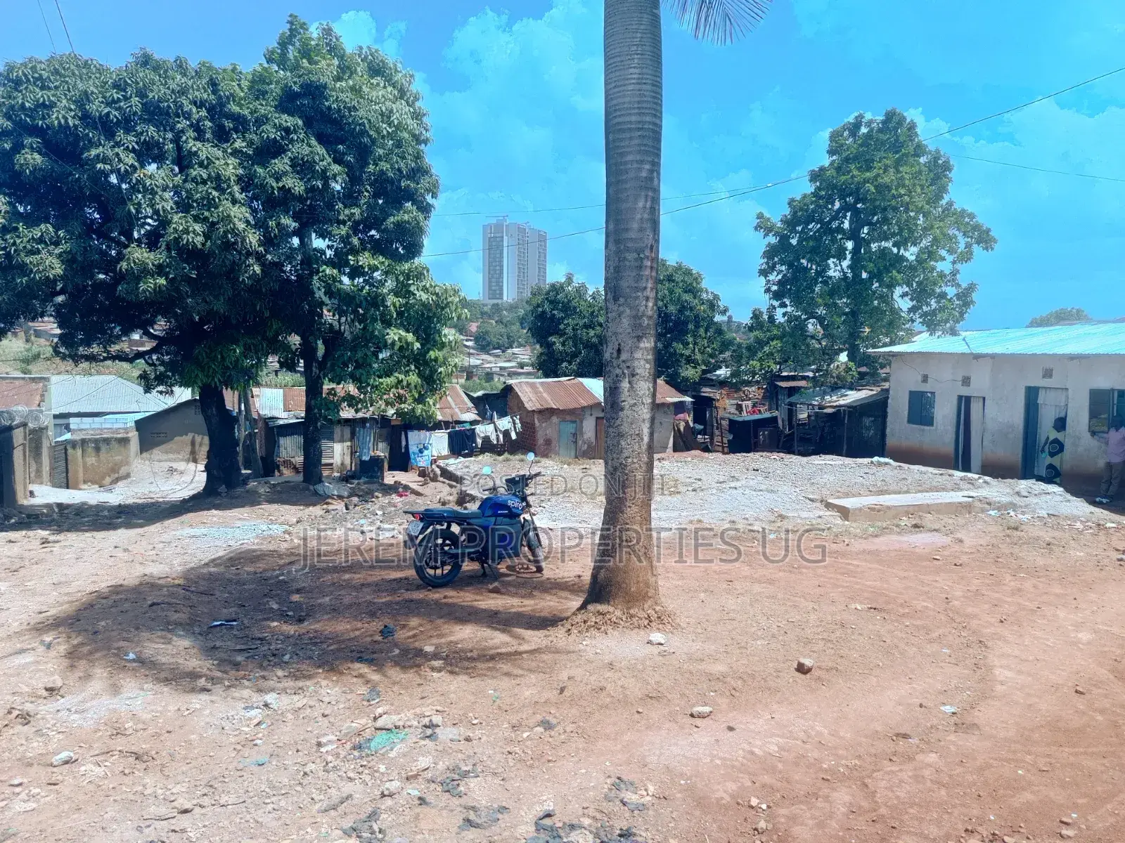 Half Acre in Kibuli Ku Dipo at Only 1.5bn