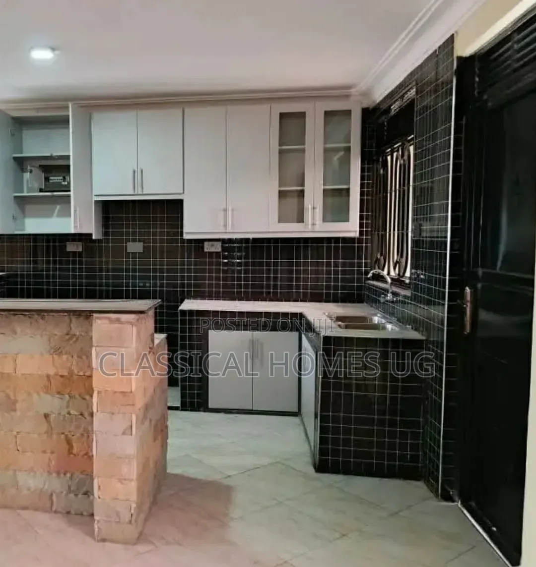 3bdrm Apartment in Lubowa Entebbe Road, Central Division for rent