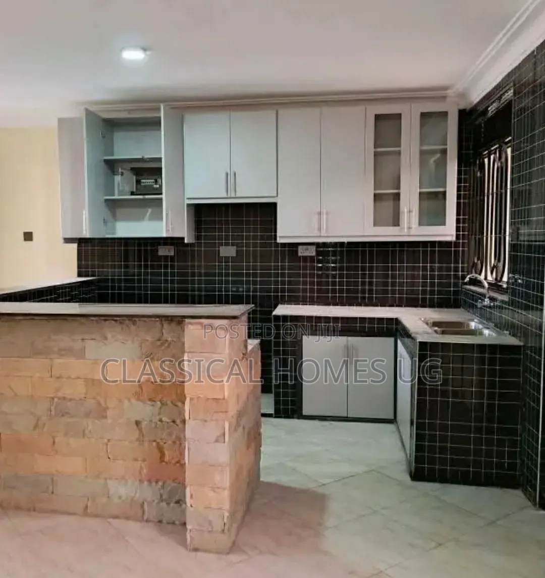 3bdrm Apartment in Lubowa Entebbe Road, Central Division for rent