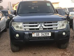 Mitsubishi Pajero 2009 Gray