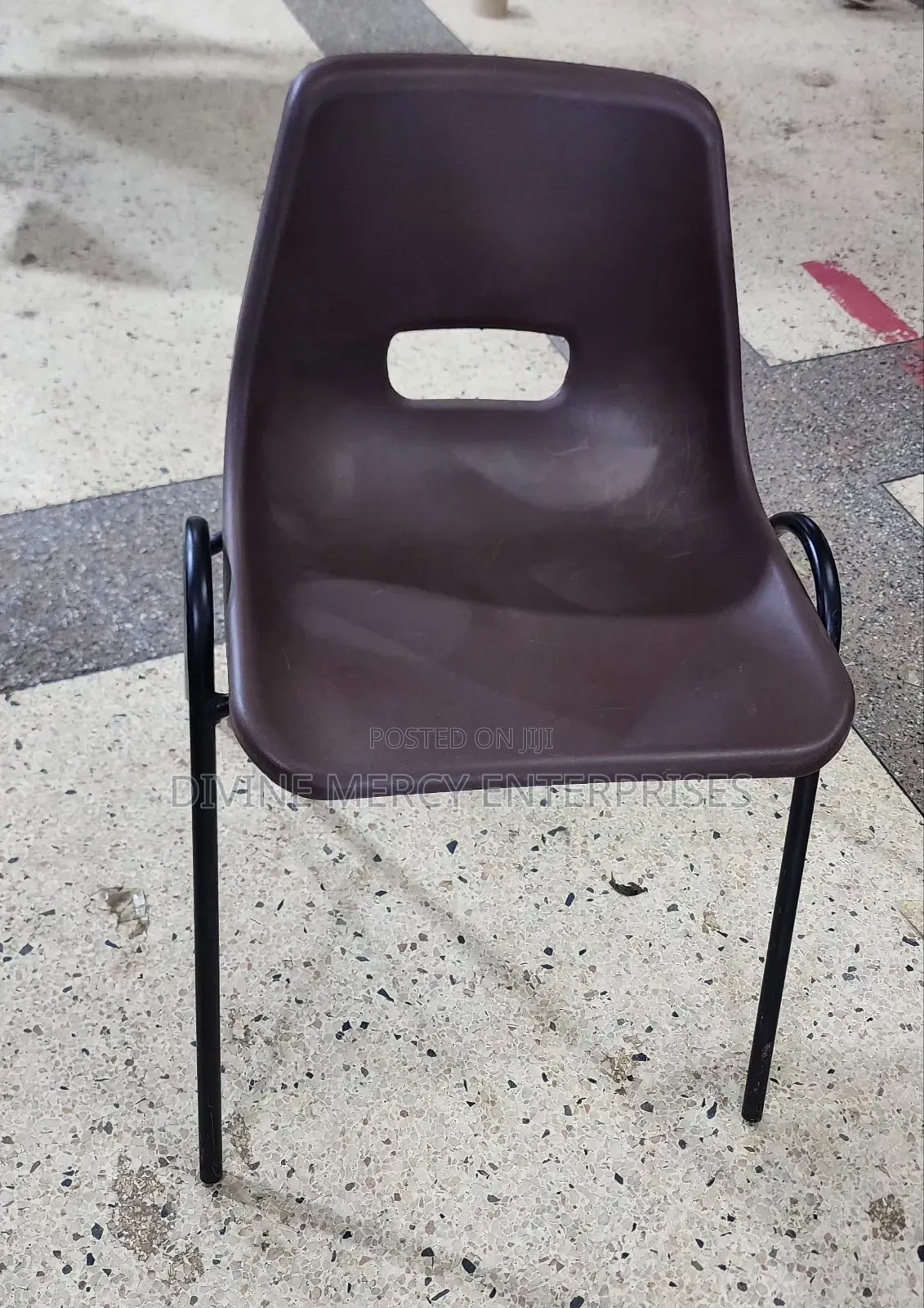 Klassic Chair With Metal Legs