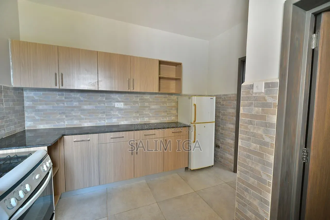 3bdrm Townhouse / Terrace in Kololo Property, Central Division for rent