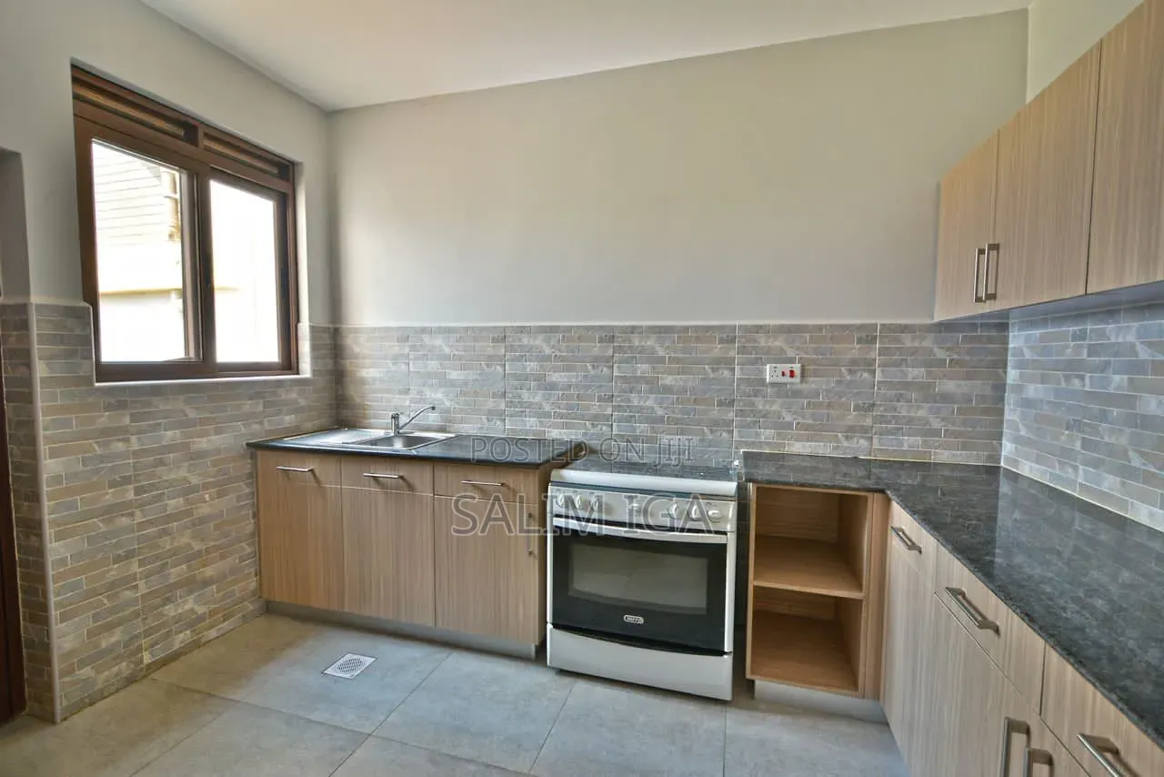 3bdrm Townhouse / Terrace in Kololo Property, Central Division for rent
