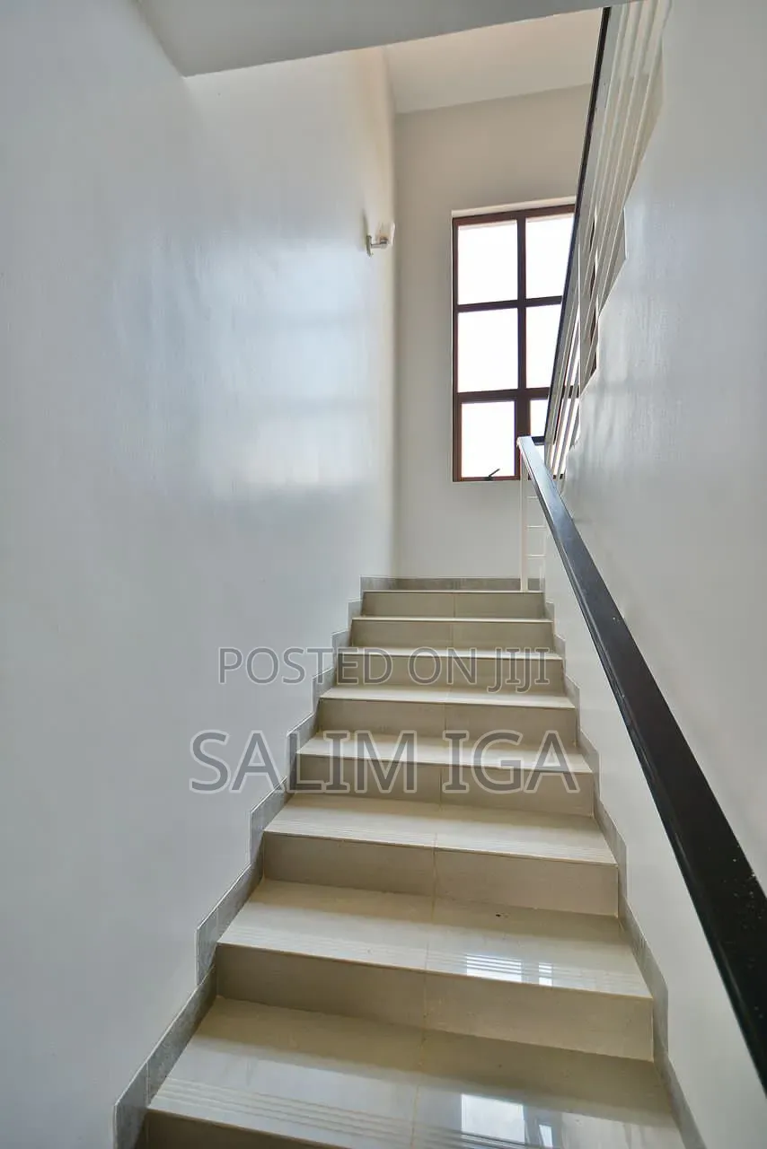 3bdrm Townhouse / Terrace in Kololo Property, Central Division for rent