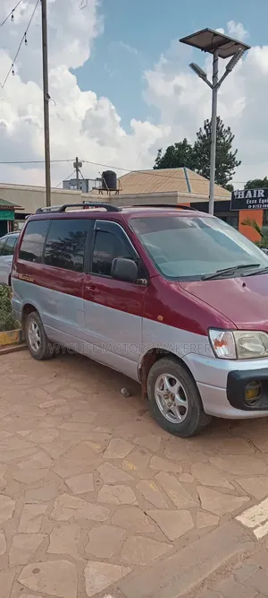 Toyota Noah 2005 Maroon