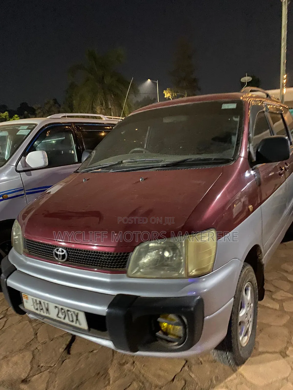 Toyota Noah 2005 Maroon