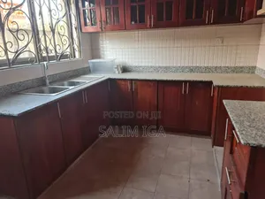 Furnished 3bdrm Penthouse in Kololo Property, Central Division for rent