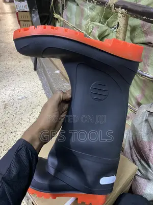 S-400 Mountain And Construction Boots