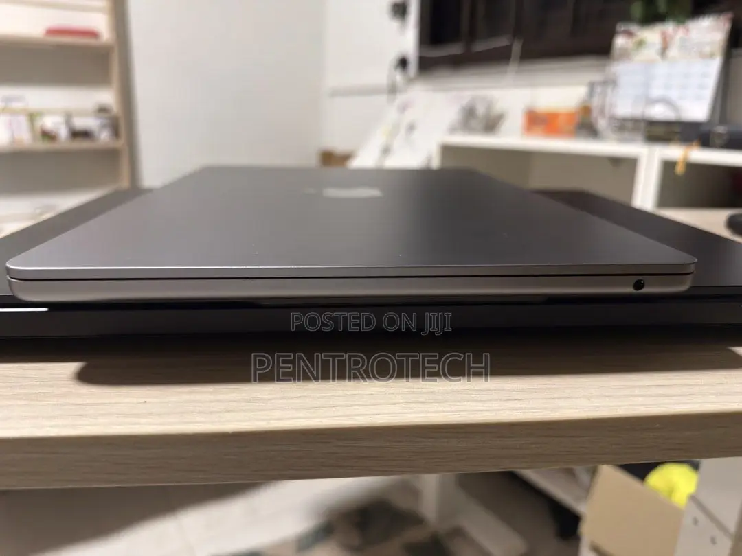 Laptop Apple MacBook Air 2022 M2 8GB Apple M2 SSD 256GB