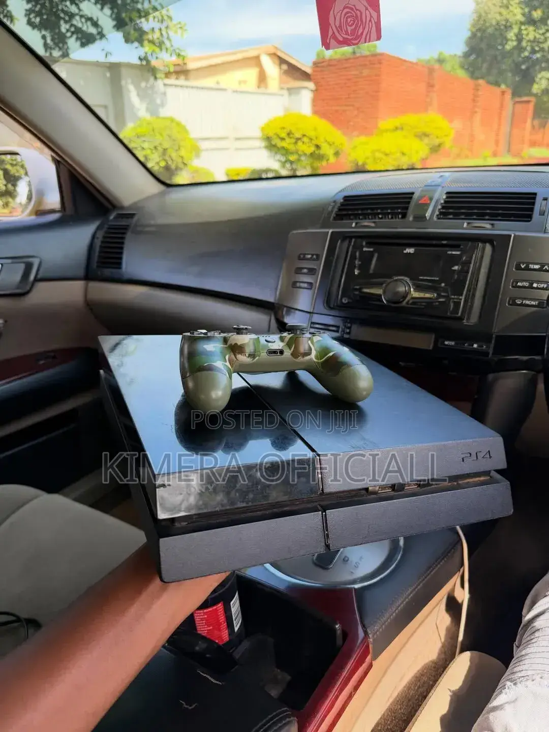 Playstation 4 Fat: It Has Many Games, You Will Forget to Go to Work