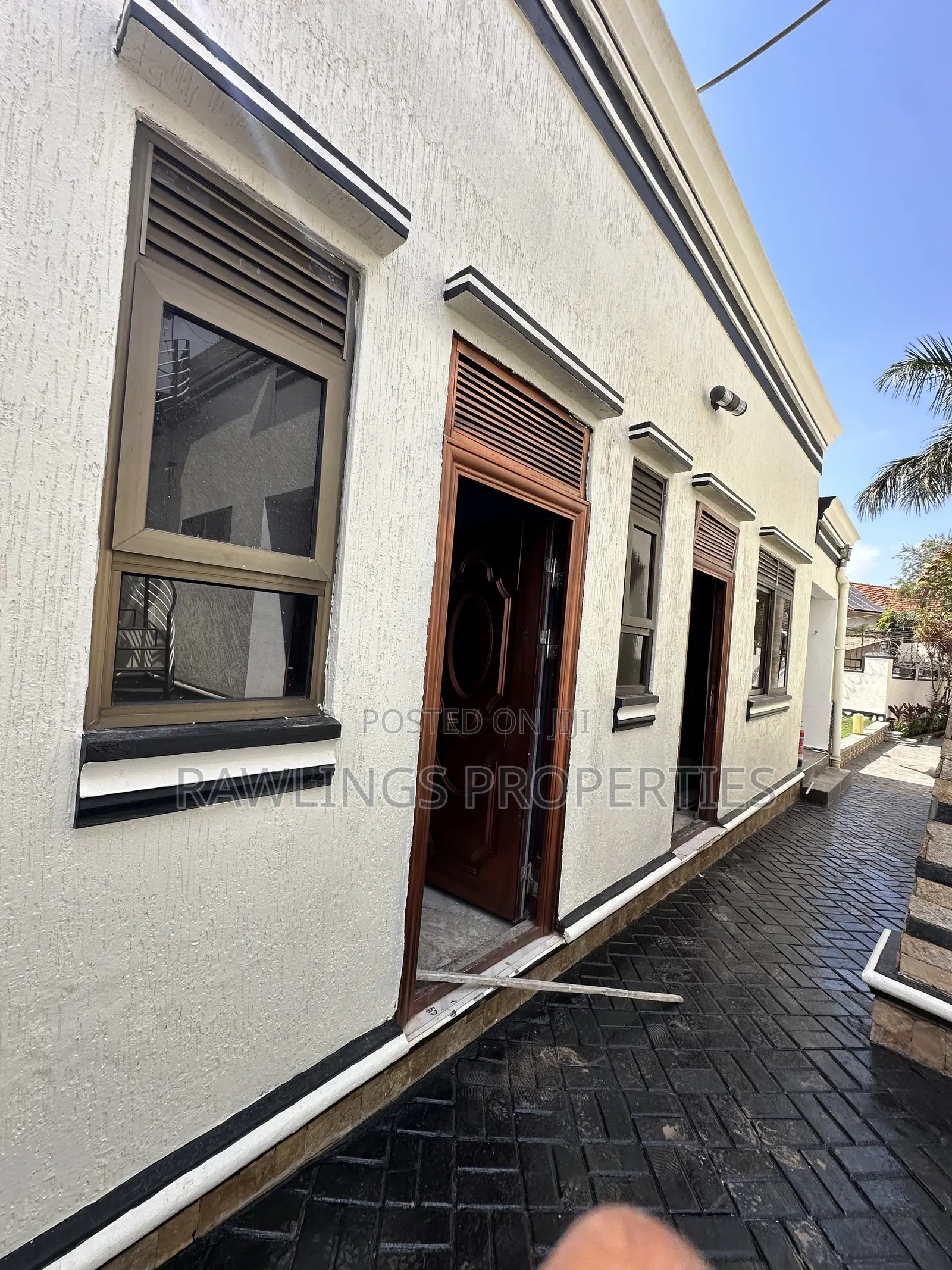 3bdrm Bungalow in Kibuli, Makindye for rent