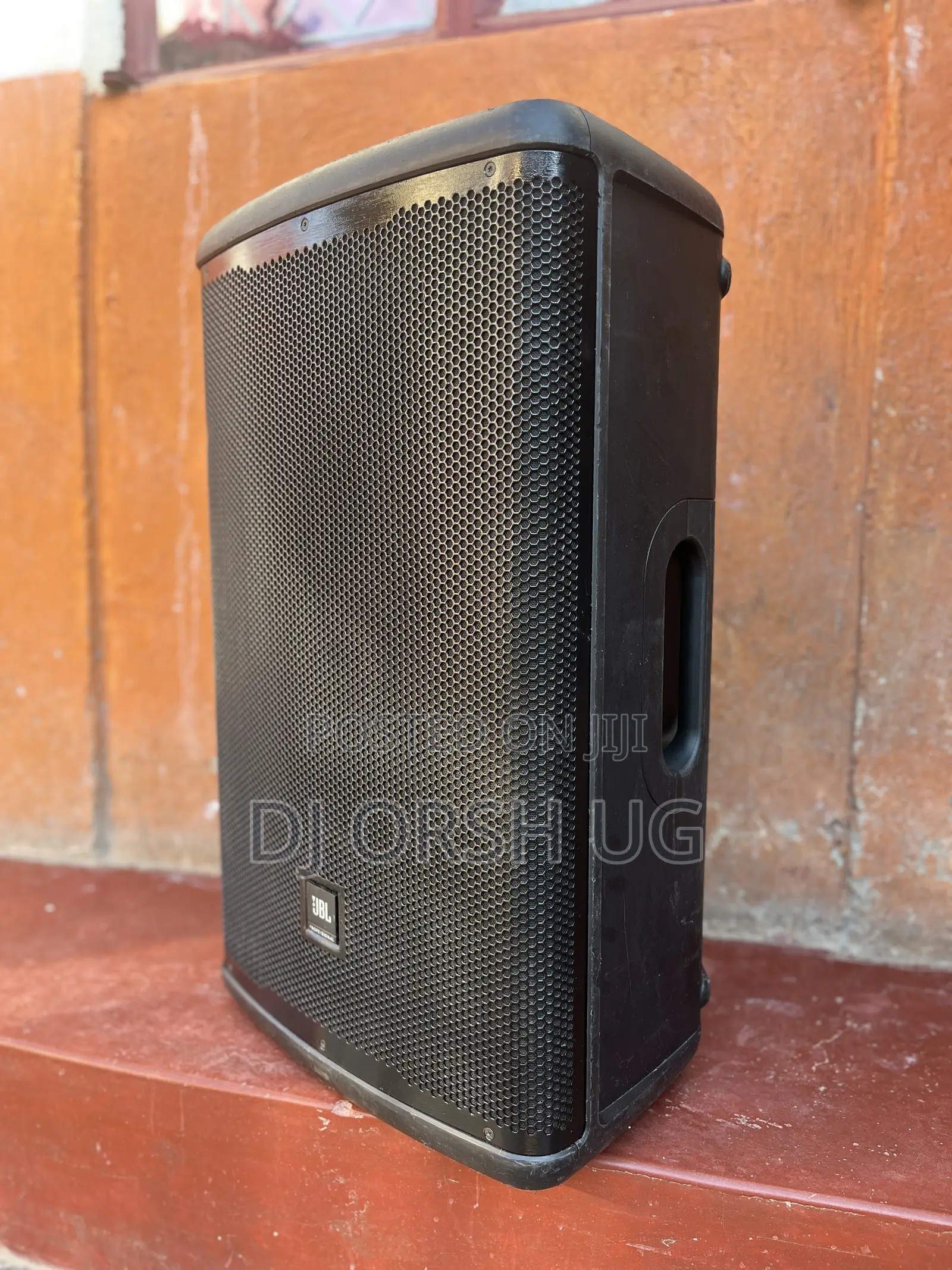 JBL Powered Speaker