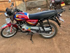 Bajaj CT 125X 2023 Red